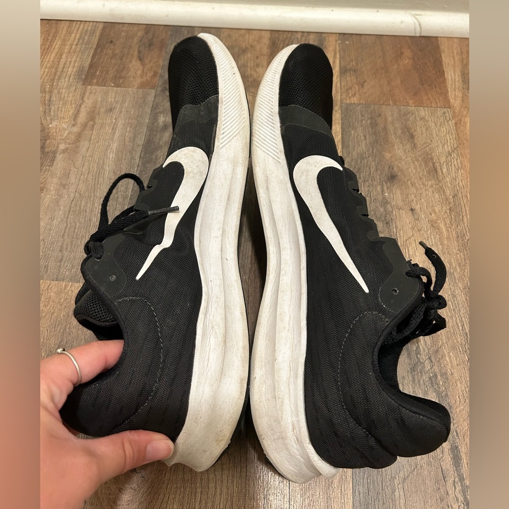 Nike Black and White Men's Sneakers - Picture 6 of 7
